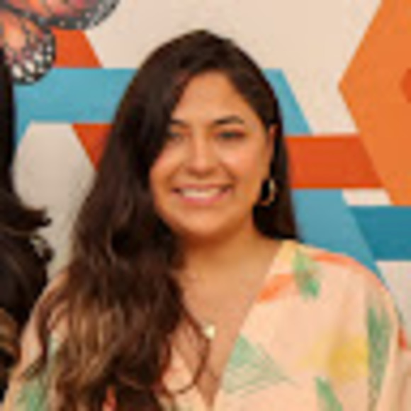 Meet your Posher, Laura - Picture 1 of 1